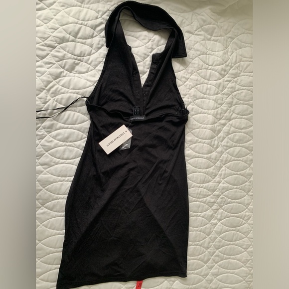 #27 NWT Halter style little black dress. Size M - Picture 2 of 5